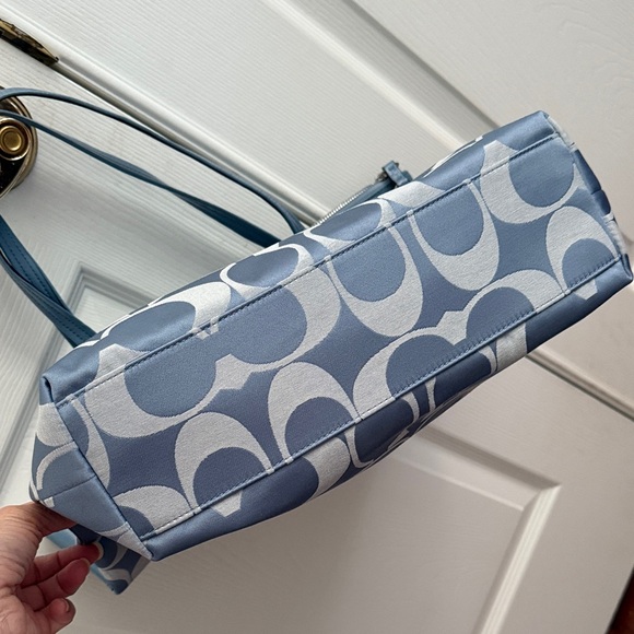 Coach Signature Tote - Picture 5 of 5
